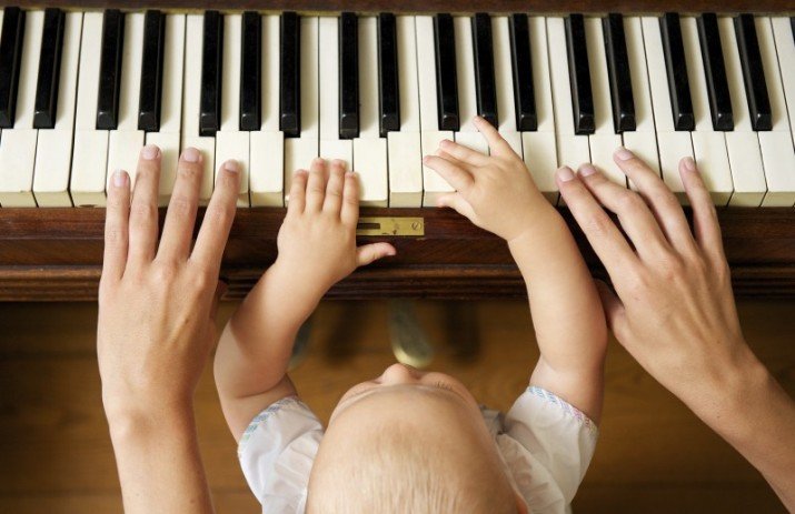 baby-playing-piano-with-mom-.jpg