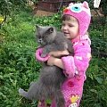 Машенька Юрченко с кошкой Нюшей