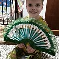 Егорка Малехонов, 4 года.Веер из одноразовых вилочек и лент.